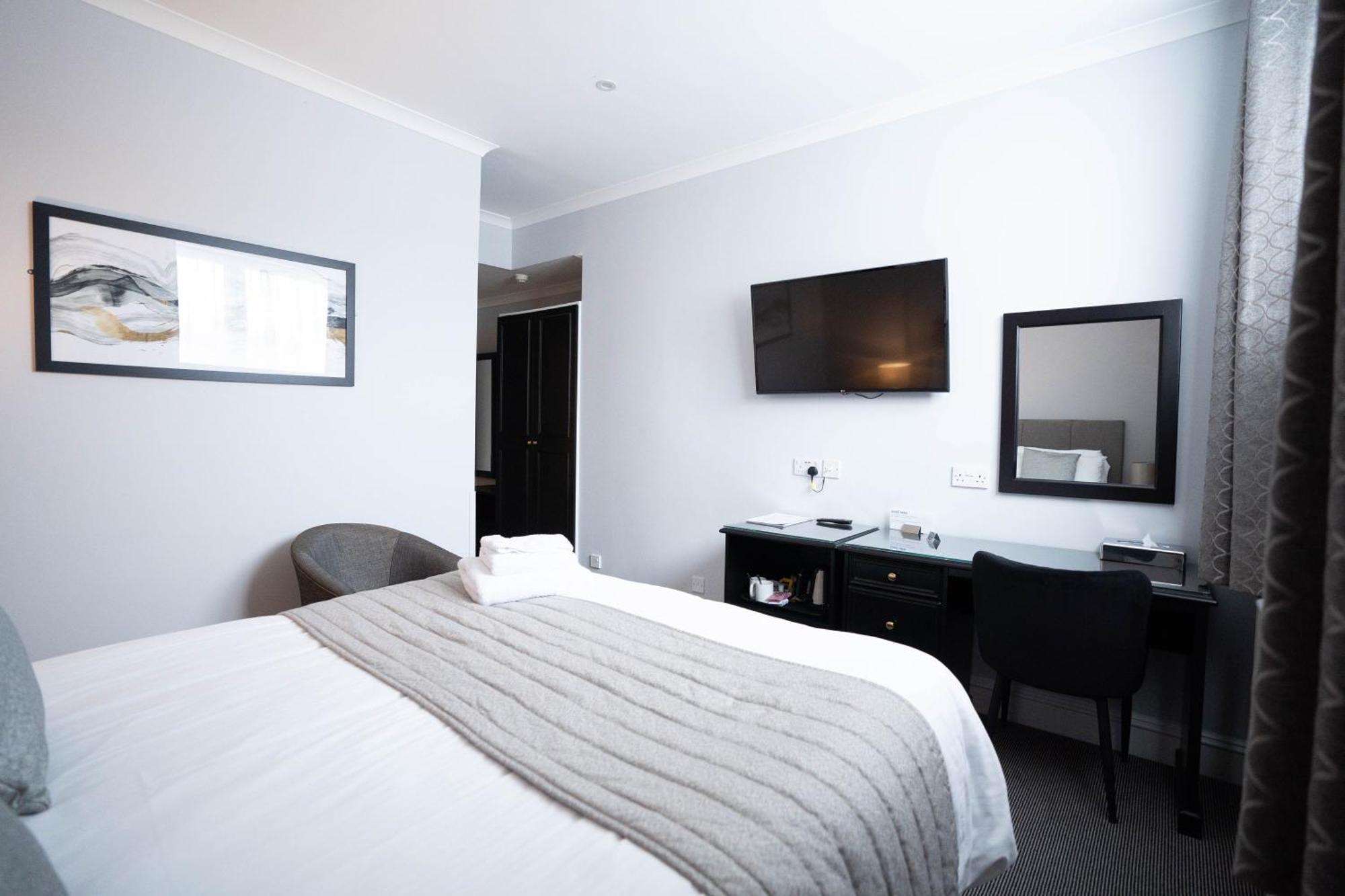 New Inn Hotel Ellon Exterior photo