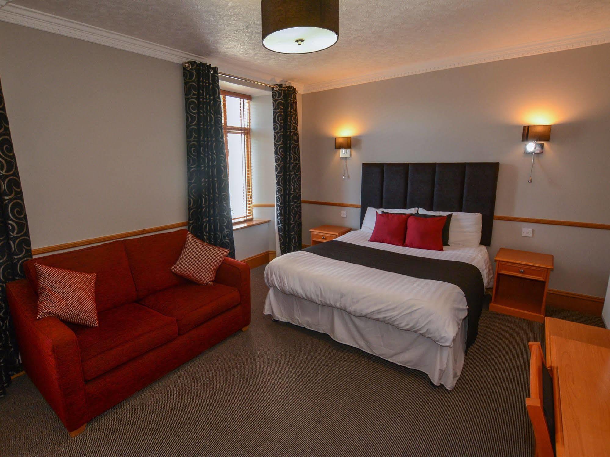 New Inn Hotel Ellon Exterior photo